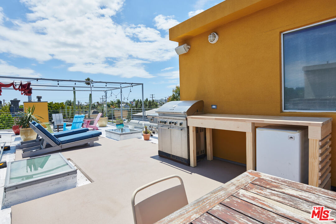 417 Venice Way