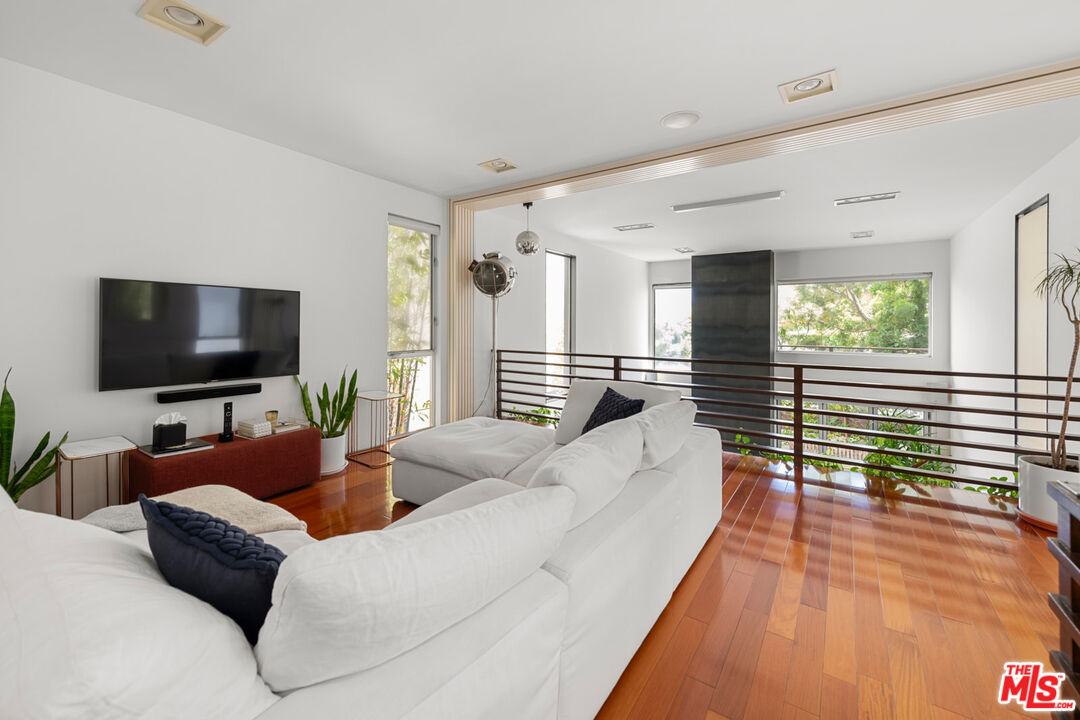 417 Venice Way
