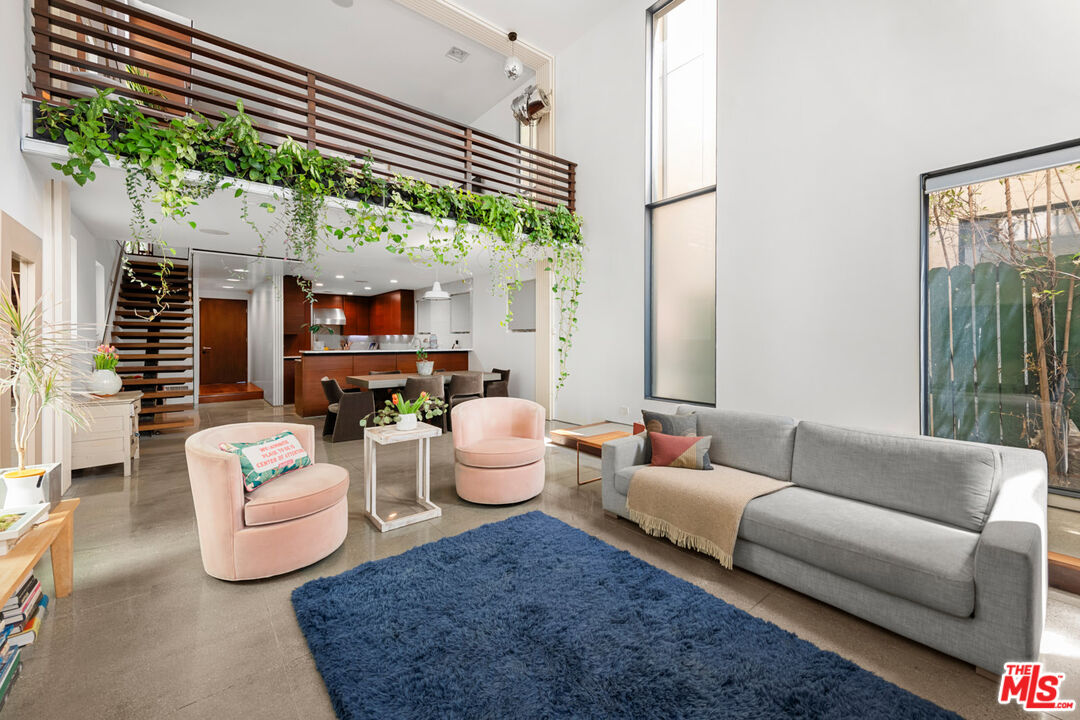 417 Venice Way