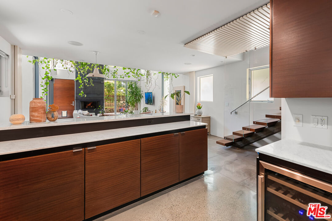 417 Venice Way