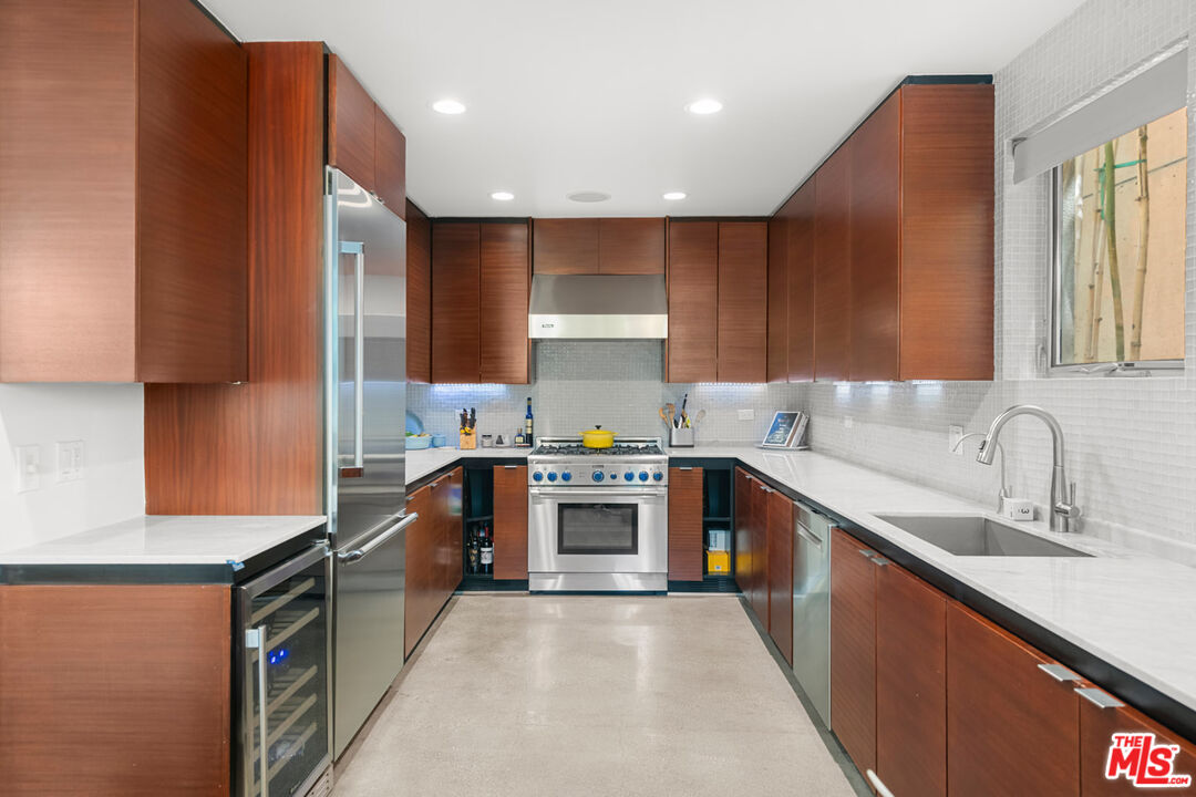 417 Venice Way