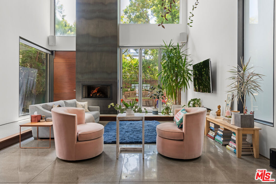 417 Venice Way