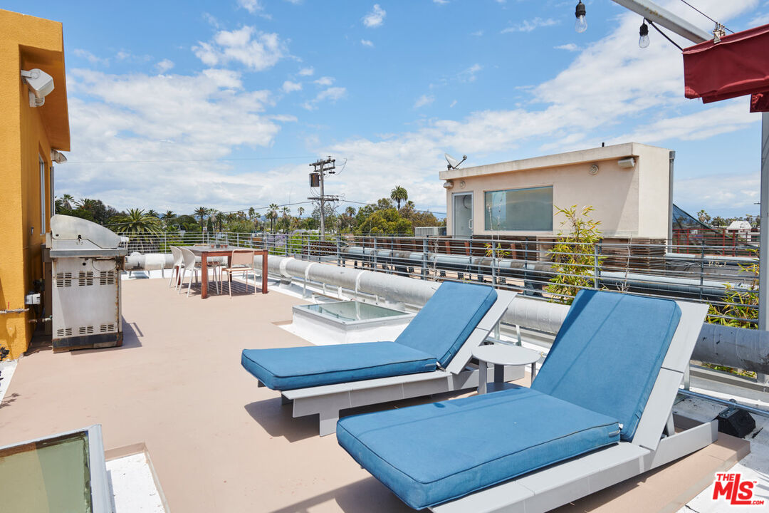 417 Venice Way