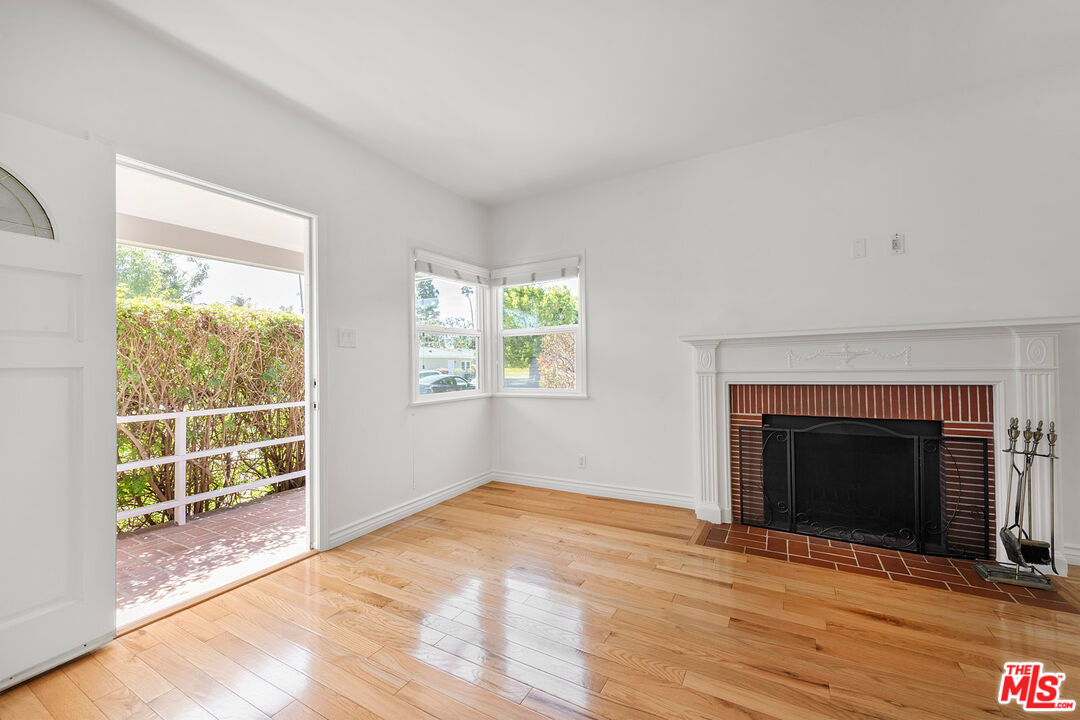 4158 Baldwin Ave