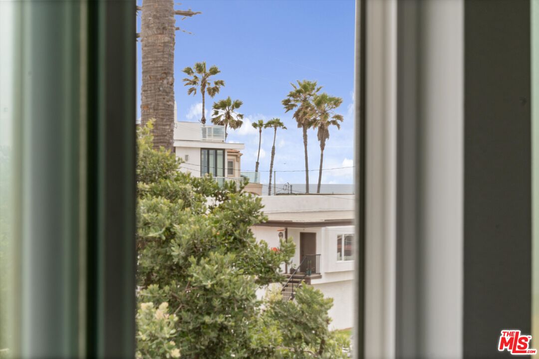1200 Pacific Coast Hwy Unit: 305