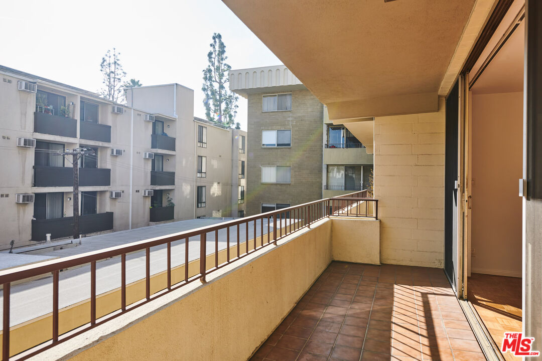 1300 Midvale Ave Unit: 408