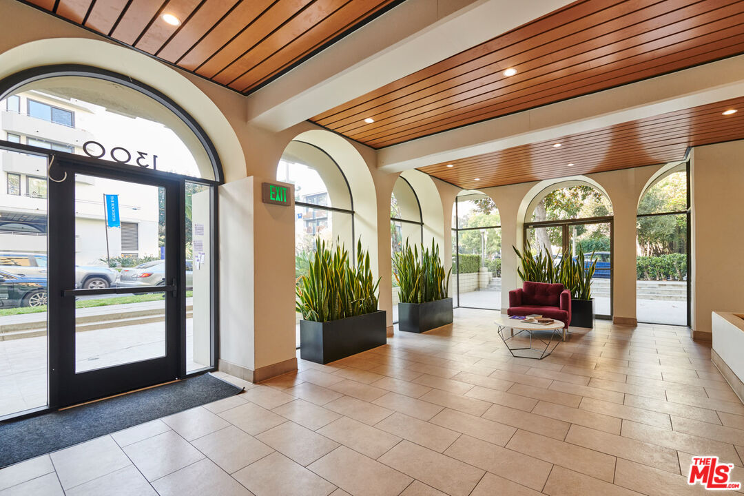 1300 Midvale Ave Unit: 408