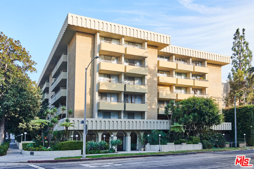 1300 Midvale Ave Unit: 408