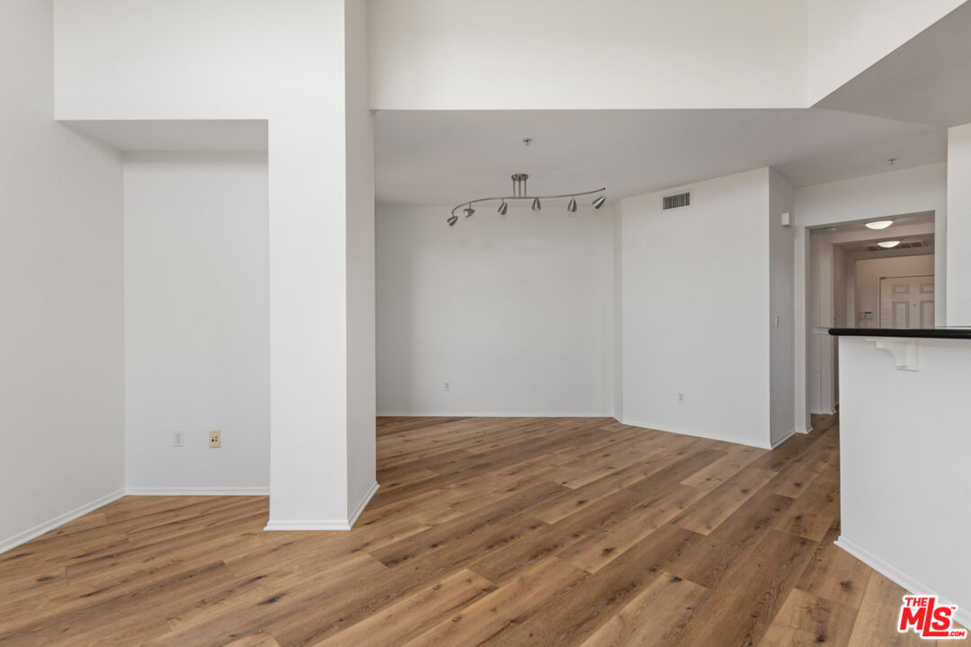6400 Crescent Park Unit: 402
