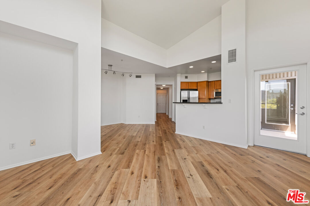 6400 Crescent Park Unit: 402