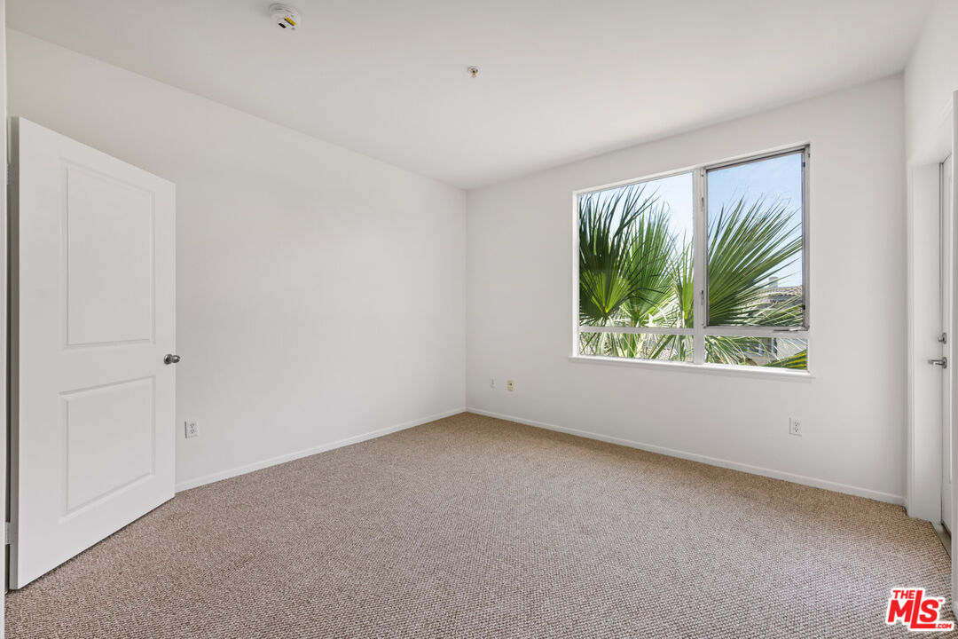 6400 Crescent Park Unit: 402