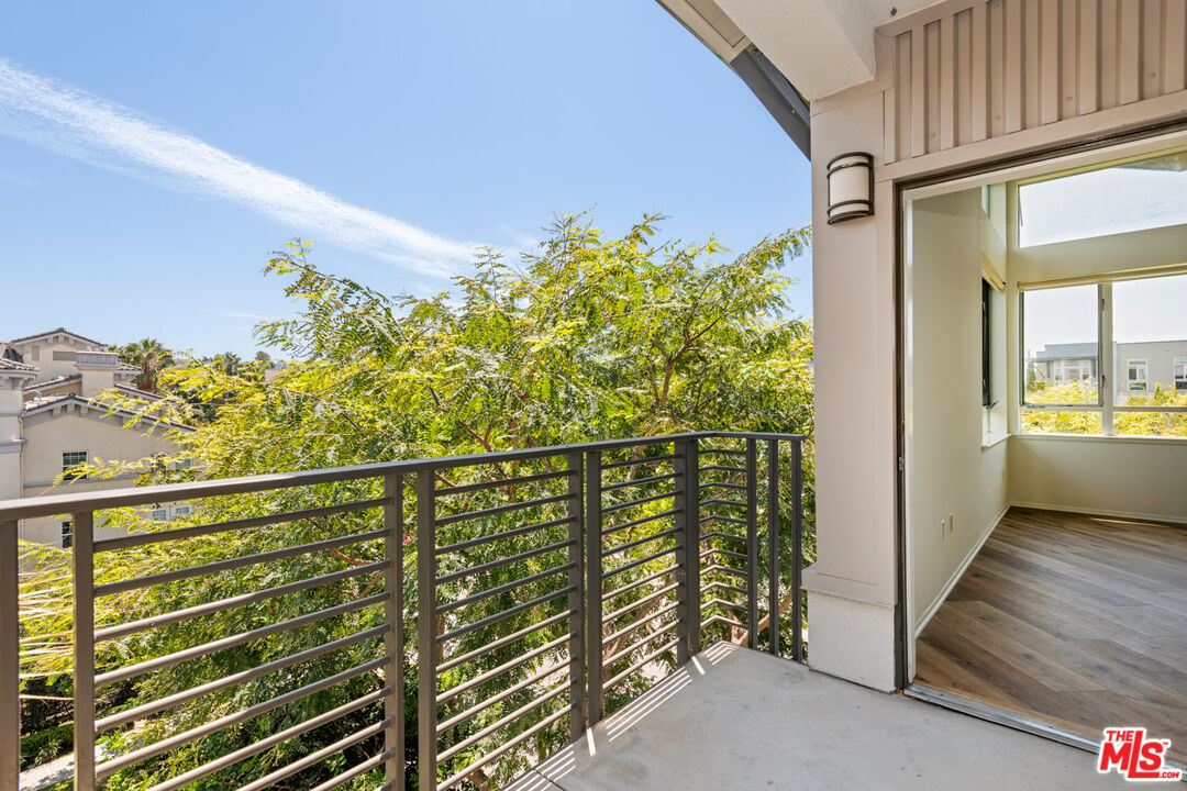 6400 Crescent Park Unit: 402
