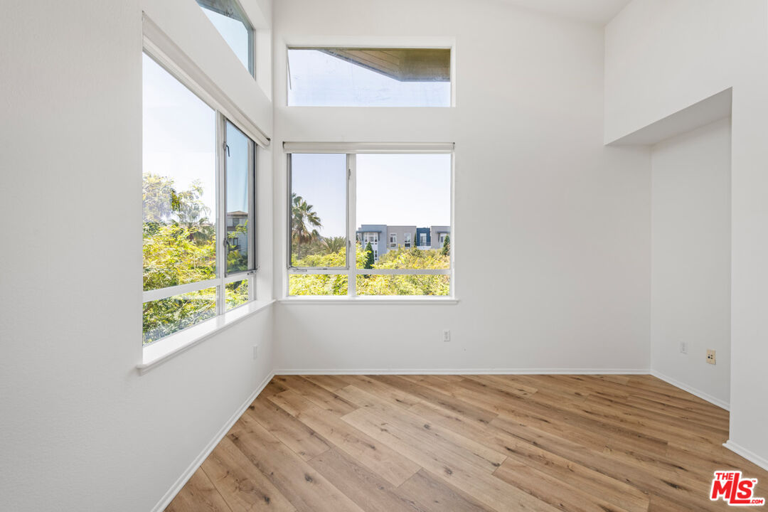 6400 Crescent Park Unit: 402