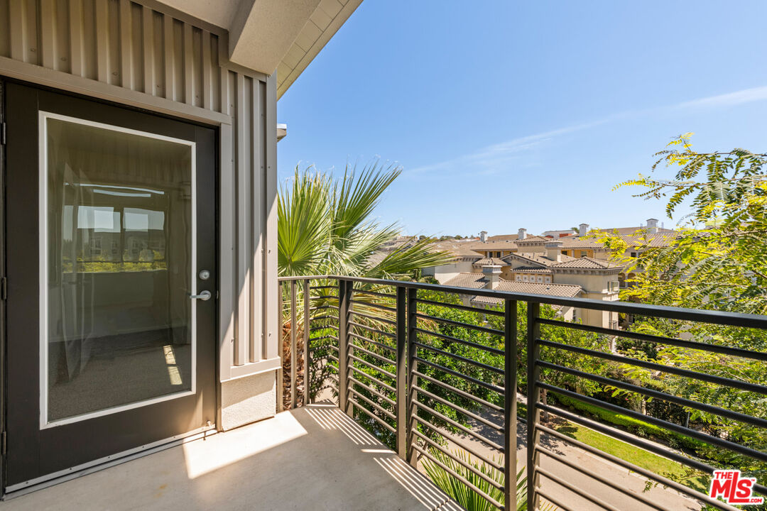 6400 Crescent Park Unit: 402