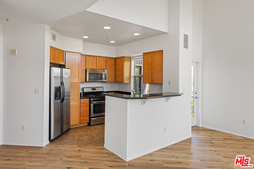6400 Crescent Park Unit: 402