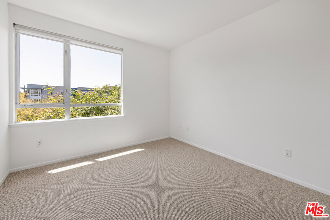 6400 Crescent Park Unit: 402