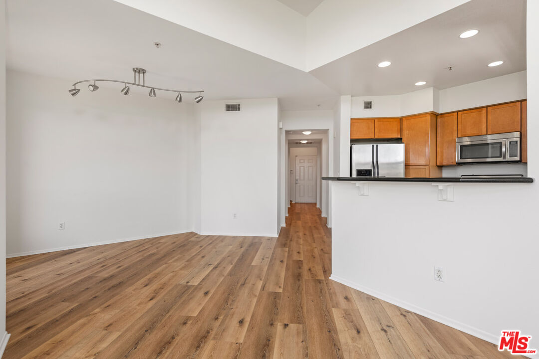 6400 Crescent Park Unit: 402