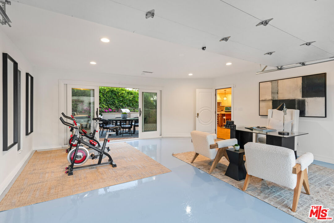 8045 Rayford Dr