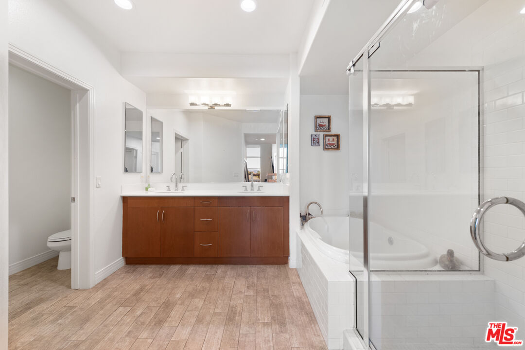 7100 Playa Vista Dr Unit: 405