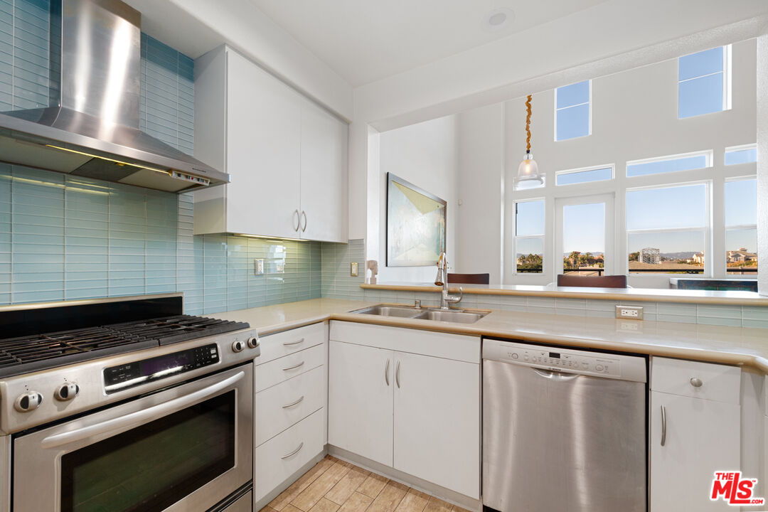 7100 Playa Vista Dr Unit: 405