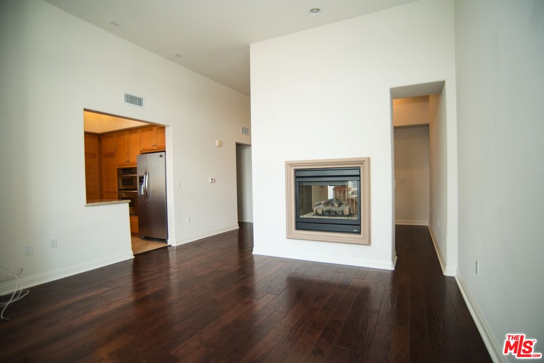 5831 Seawalk Dr Unit: 221