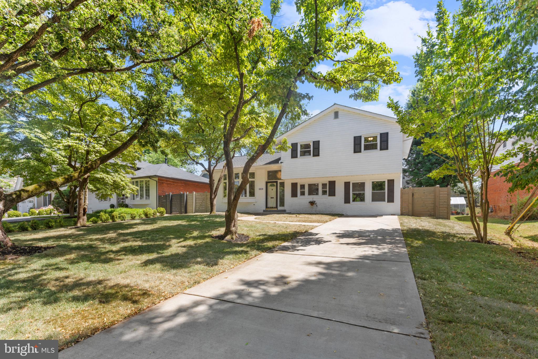 5818 Greentree Rd