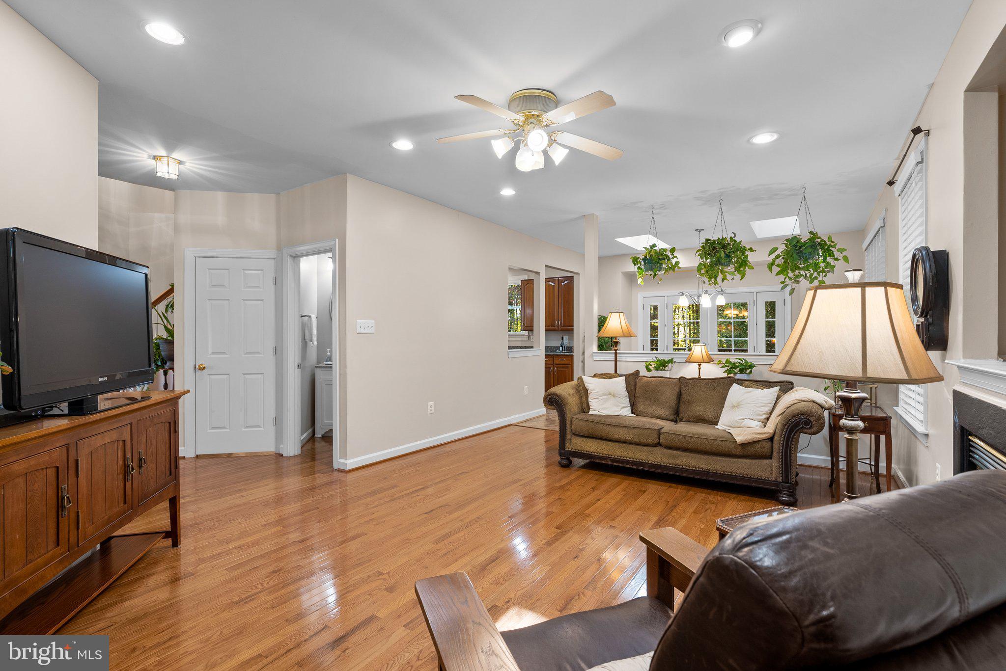 11216 Knolltop View Ct