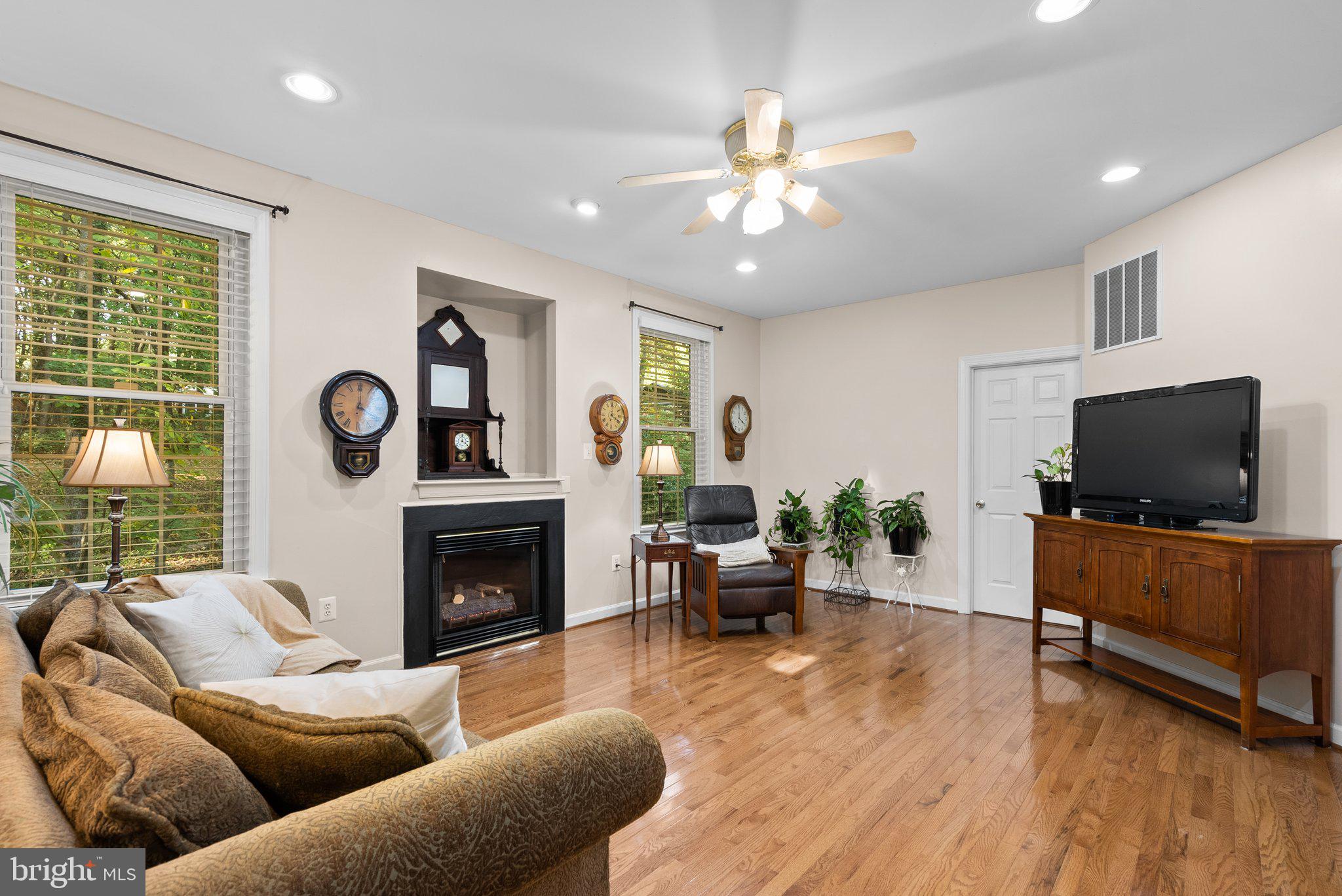 11216 Knolltop View Ct
