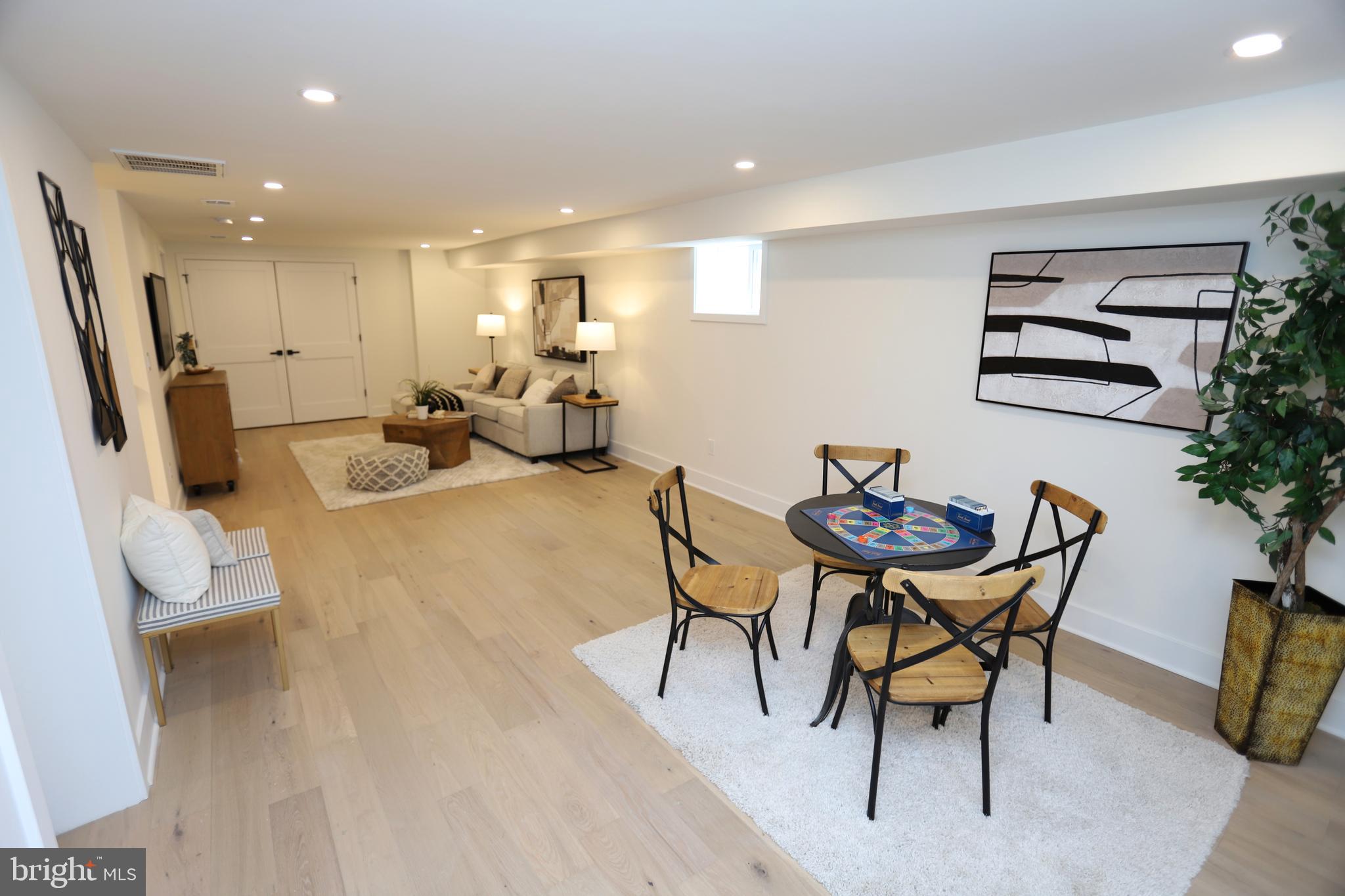 2706 Navarre Dr