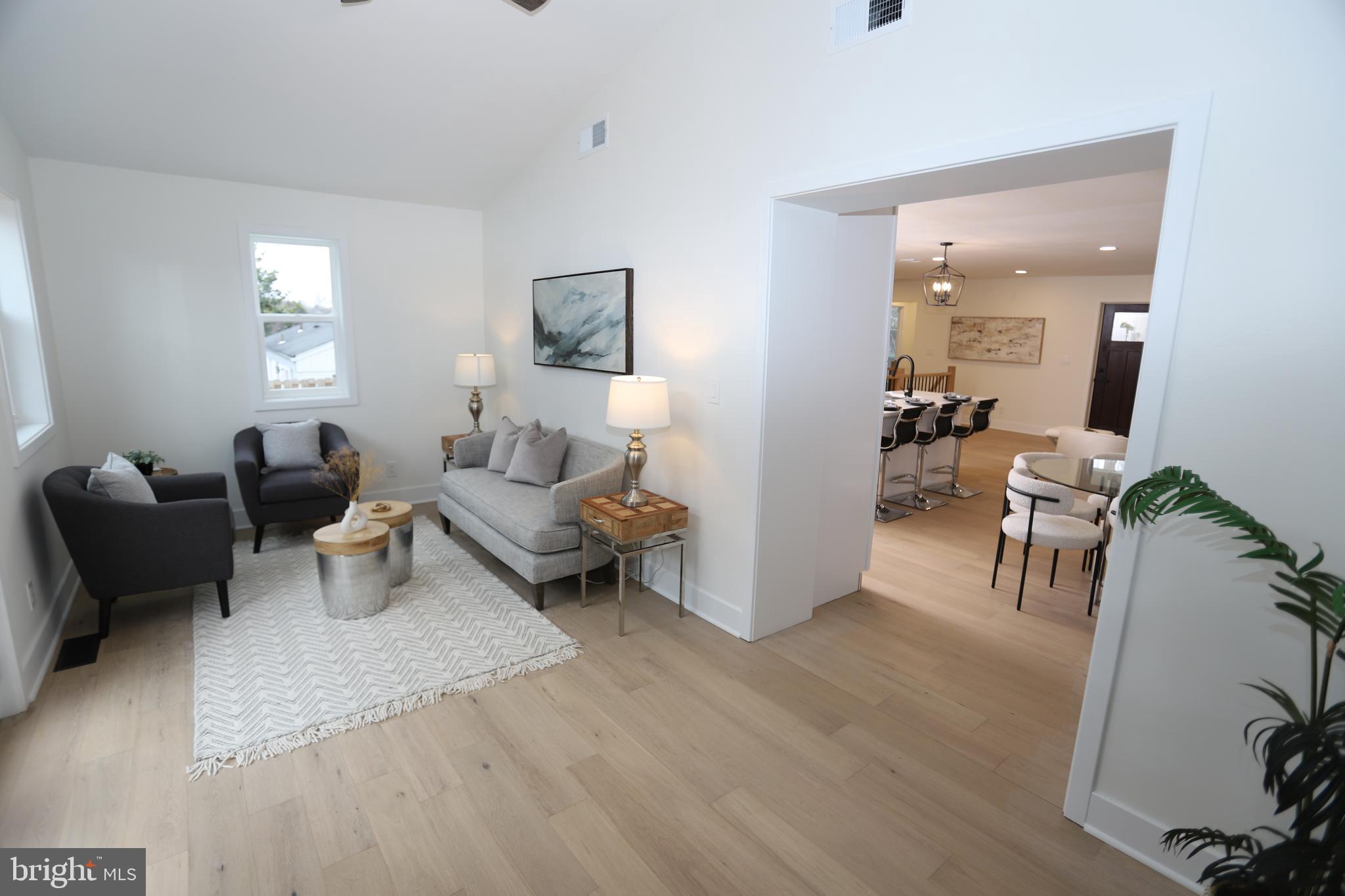 2706 Navarre Dr