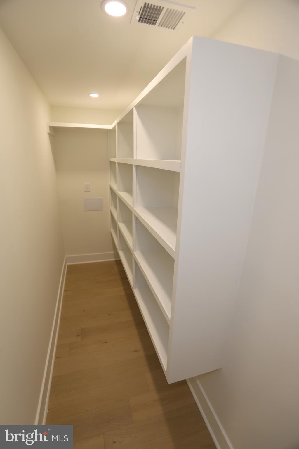 2706 Navarre Dr