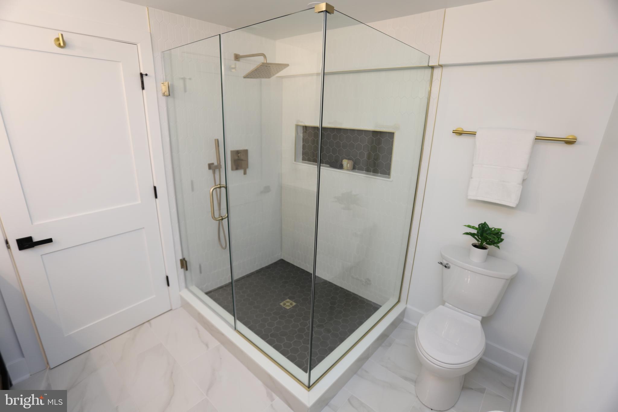 2706 Navarre Dr