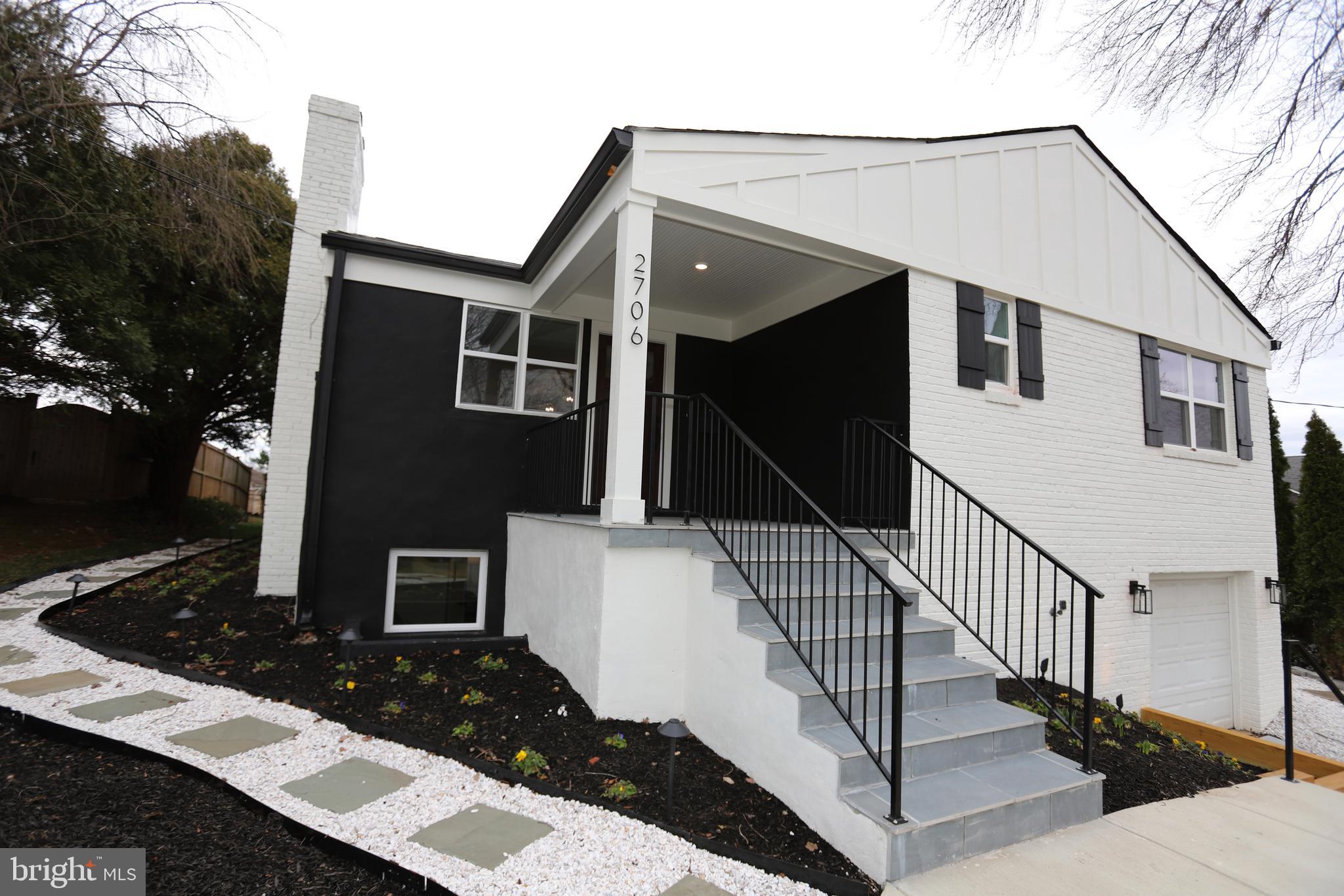2706 Navarre Dr