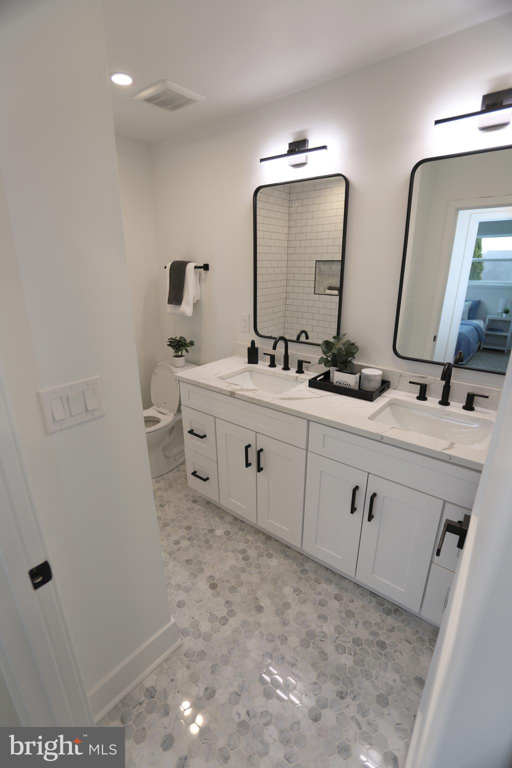 2706 Navarre Dr