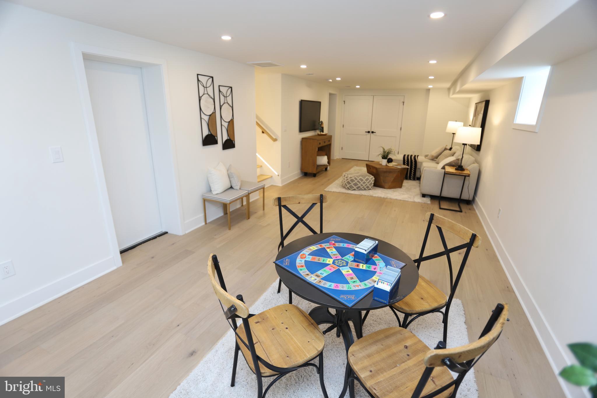 2706 Navarre Dr