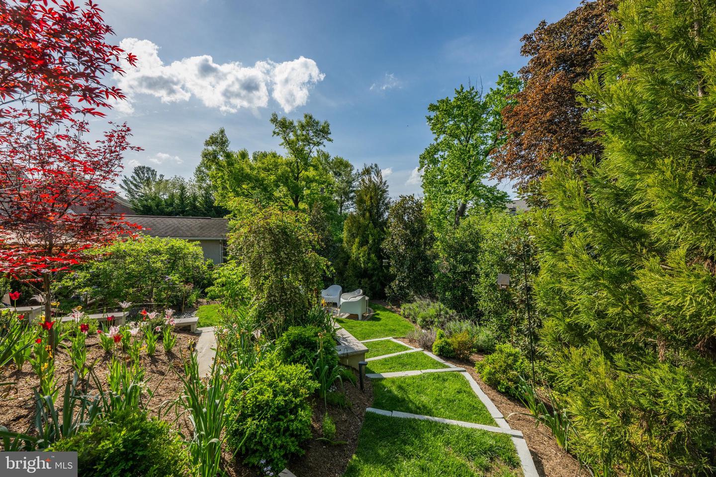 6109 Greentree Rd