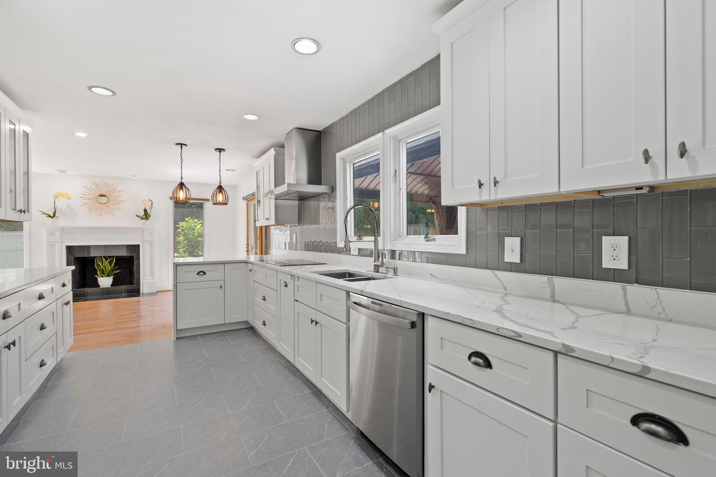 9524 Woodington Dr