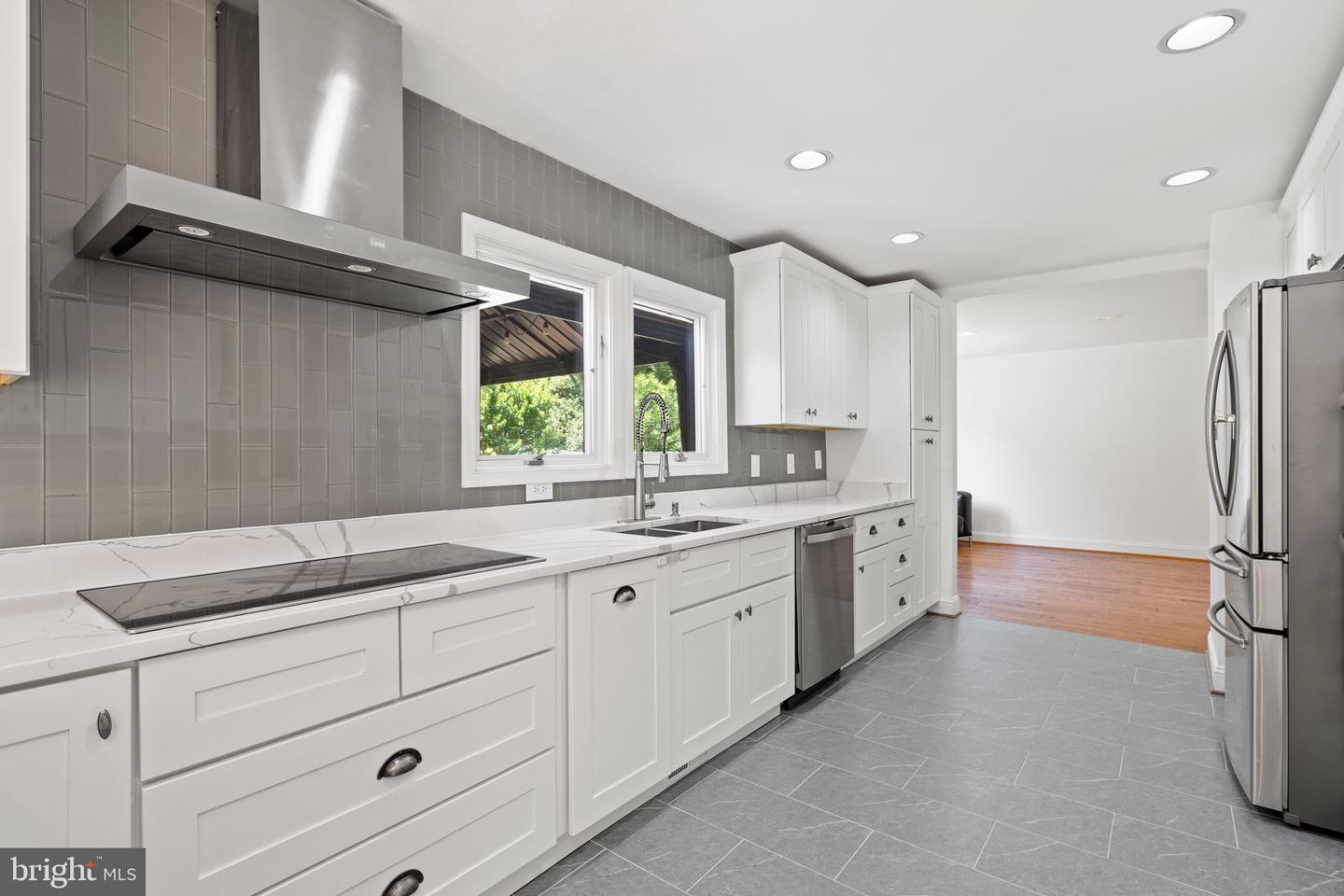 9524 Woodington Dr