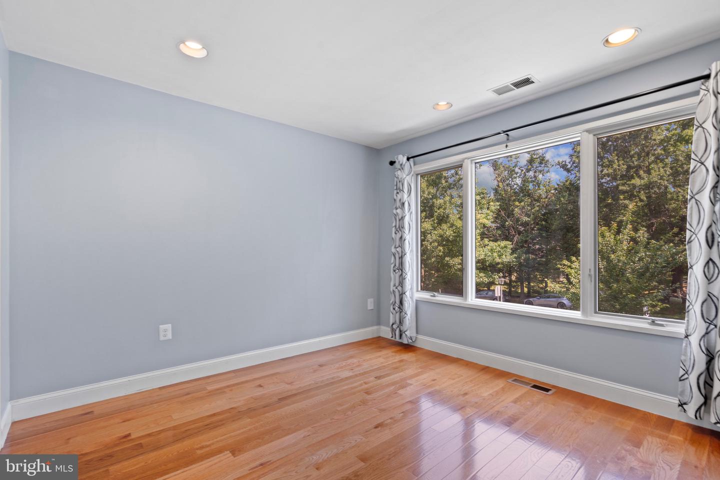 9524 Woodington Dr