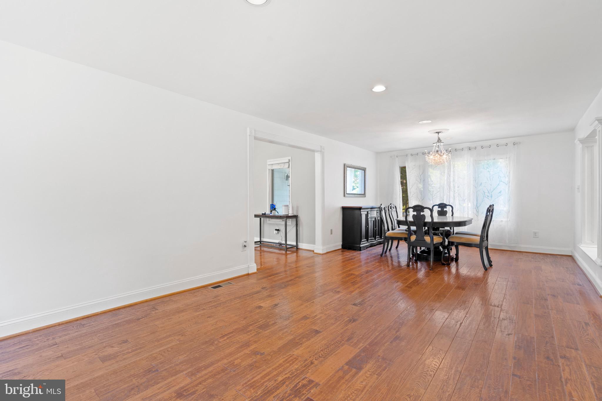 9524 Woodington Dr