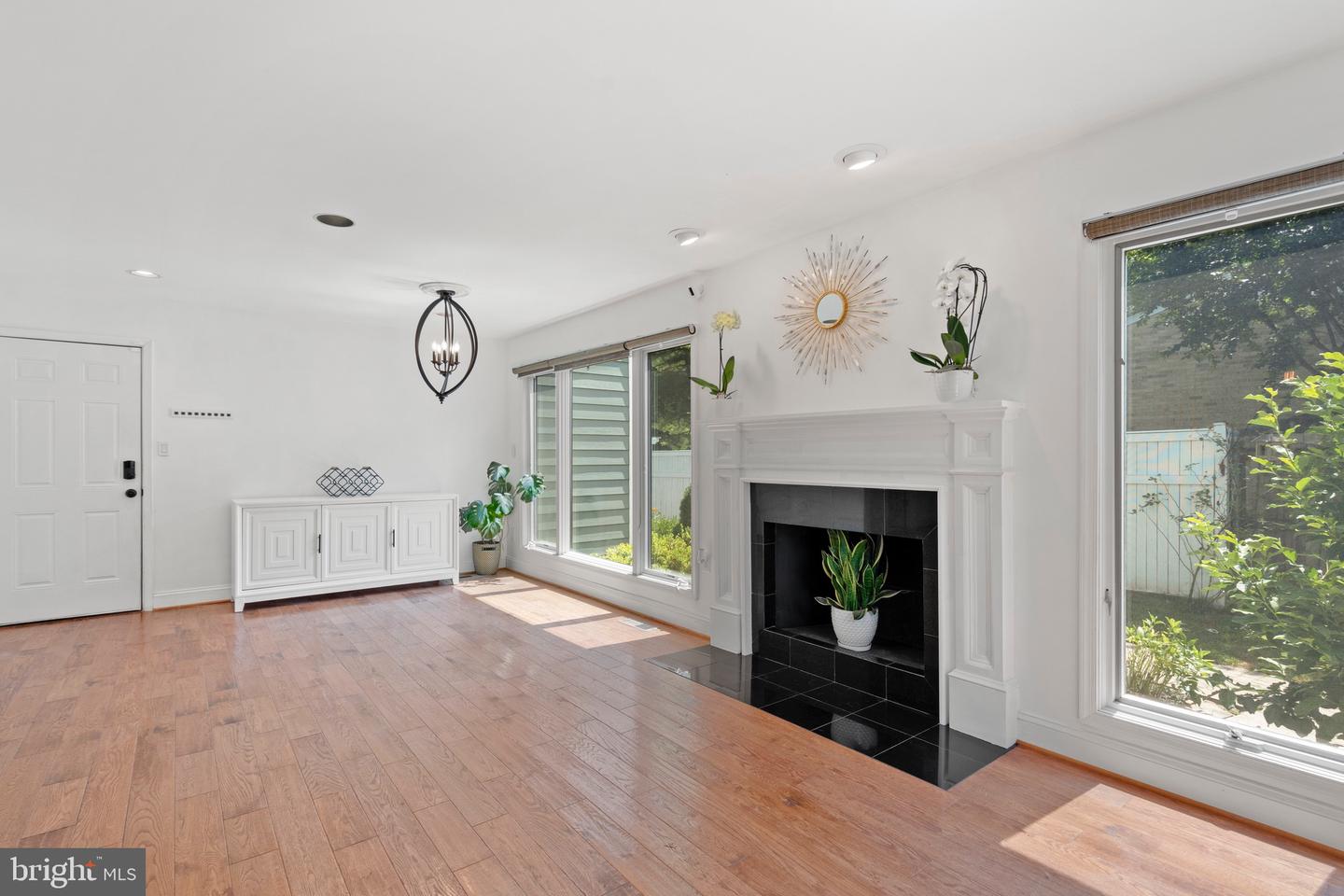 9524 Woodington Dr