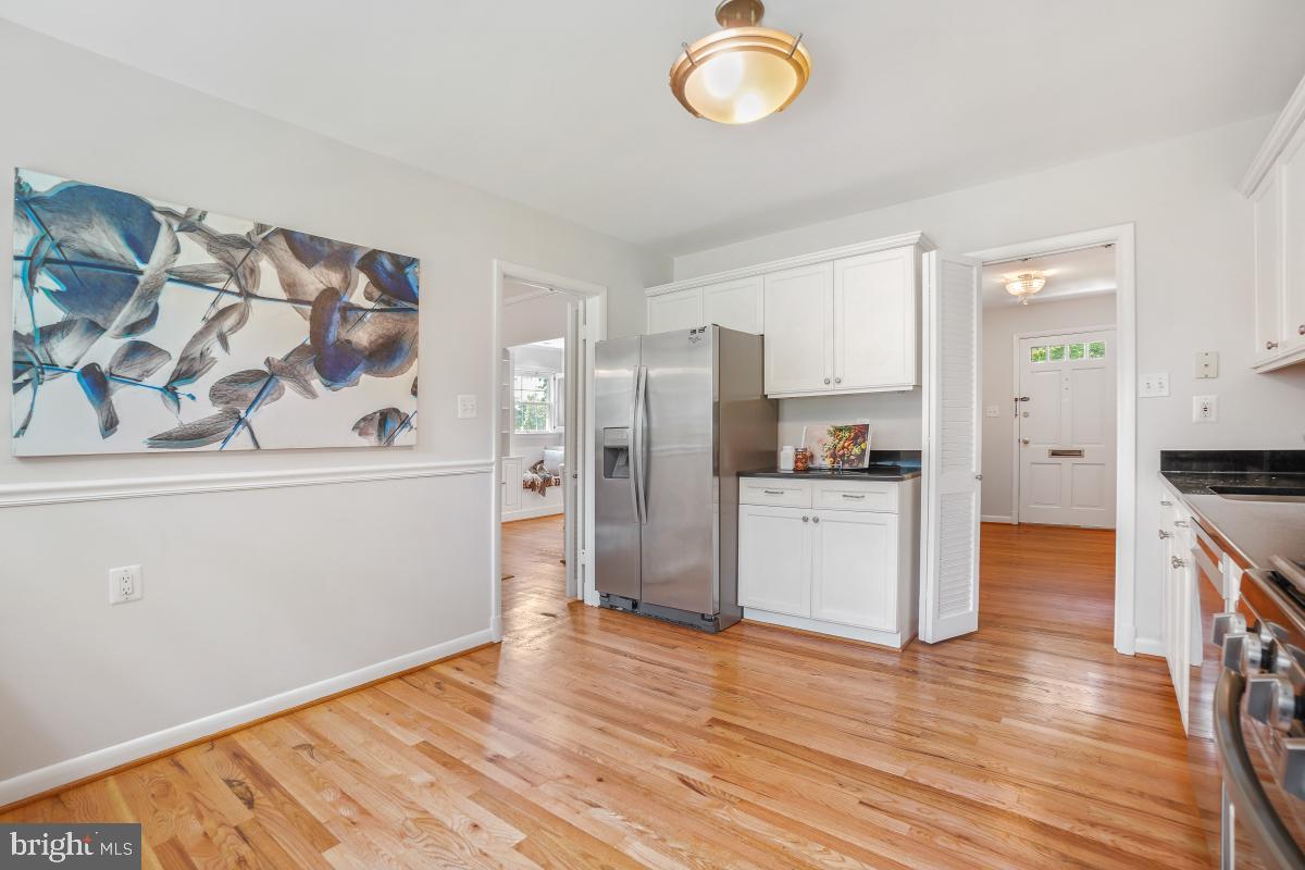 8805 ALTIMONT LANE