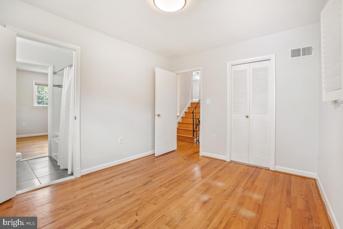 8805 ALTIMONT LANE