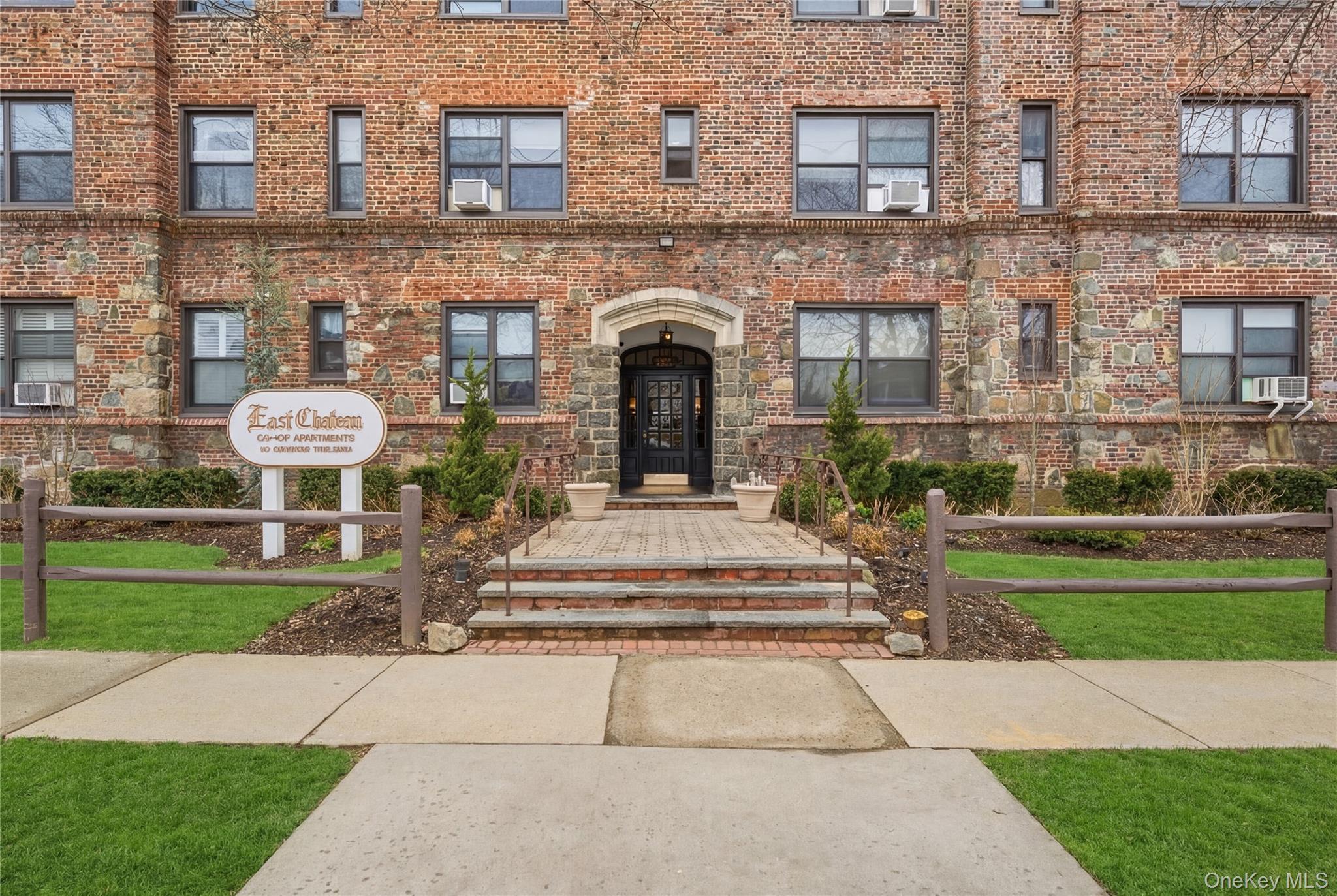 141 Woodmere Blvd Unit: 6J