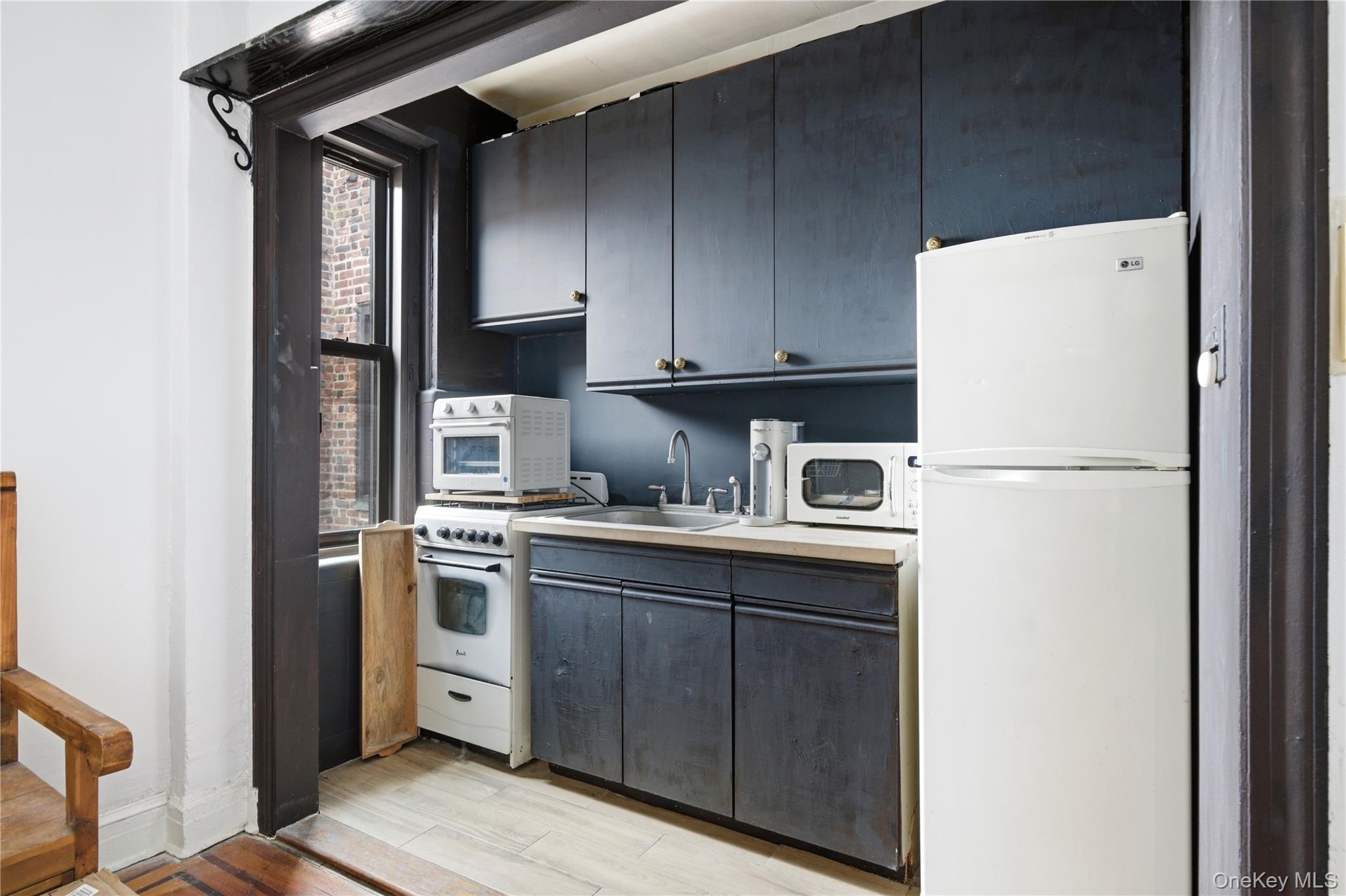 141 Woodmere Blvd Unit: 6J