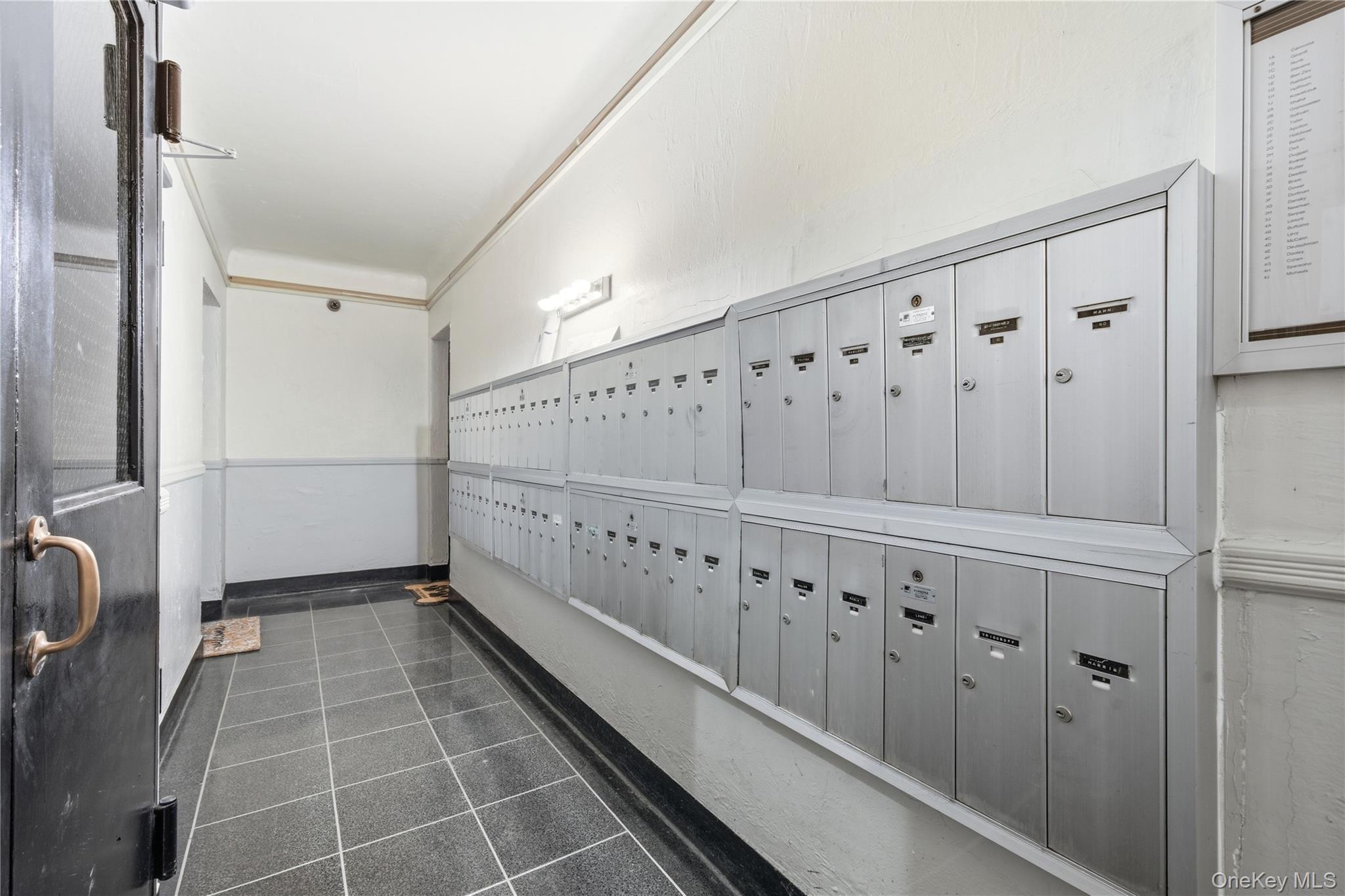 141 Woodmere Blvd Unit: 6J