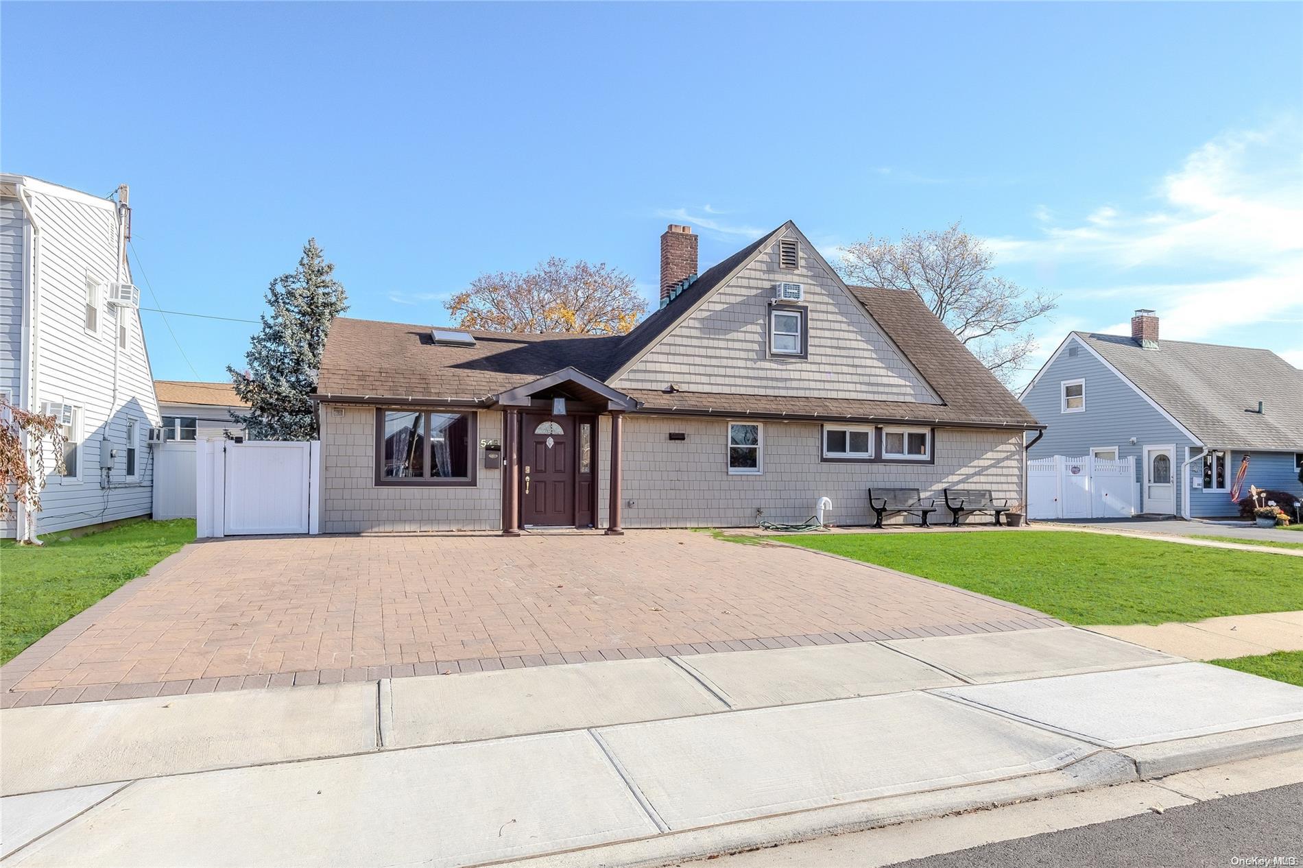 548 N Newbridge Road