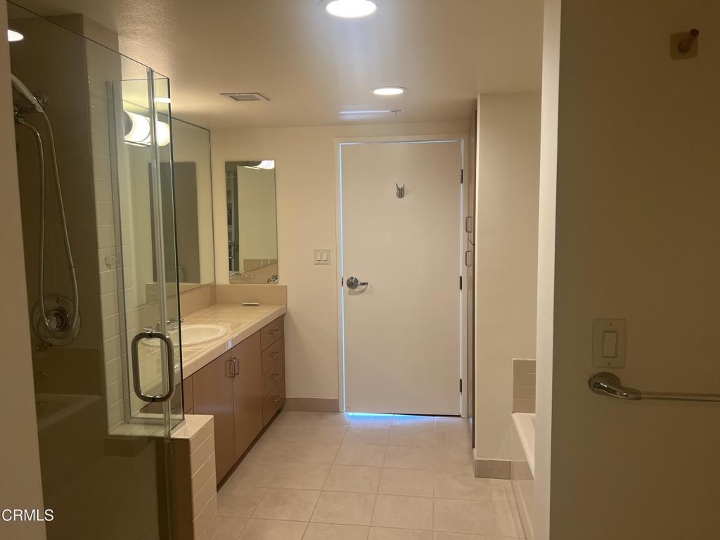 13700 Marina Pointe Drive 1702