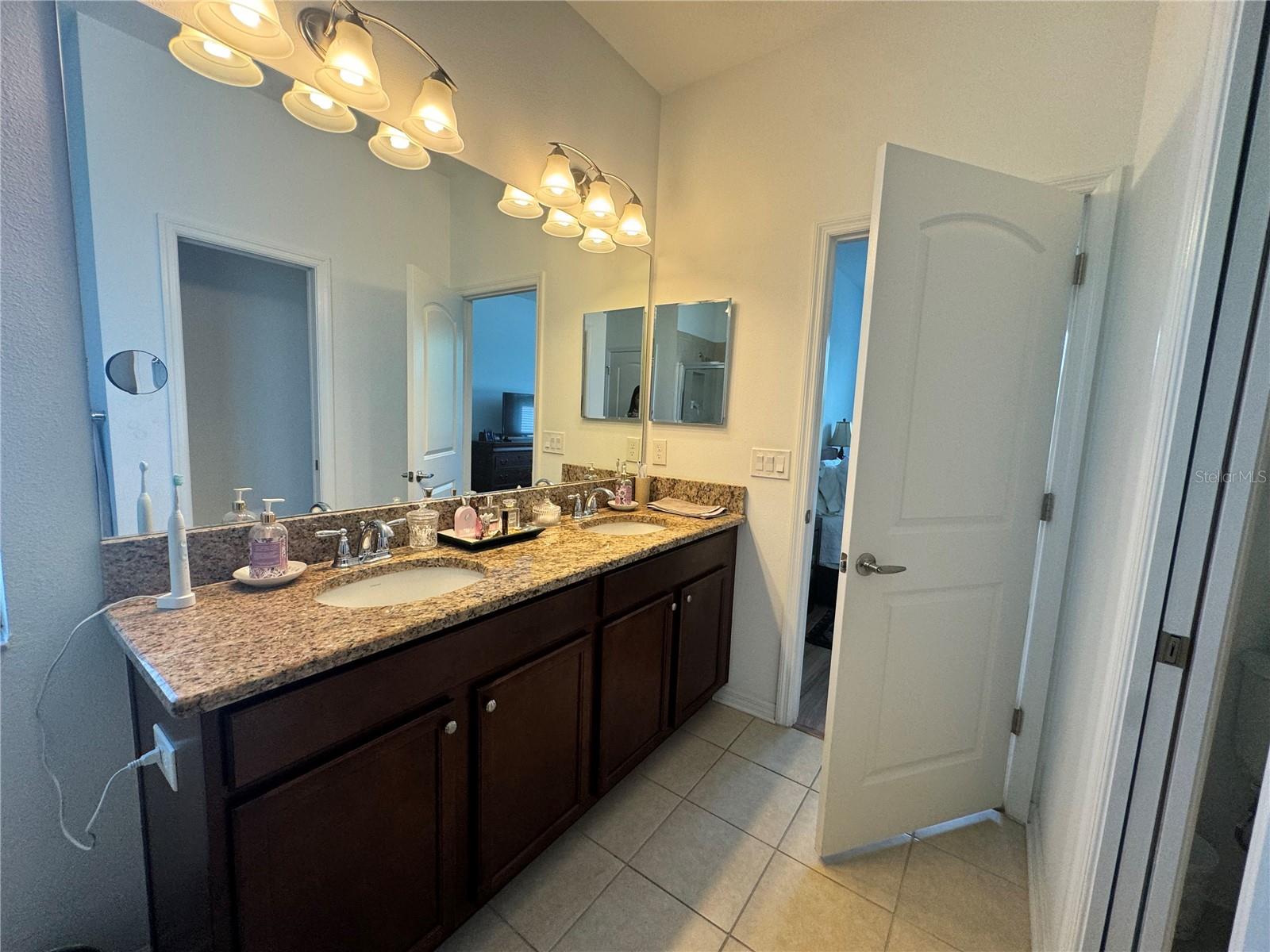 12032 GRAND KEMPSTON DR