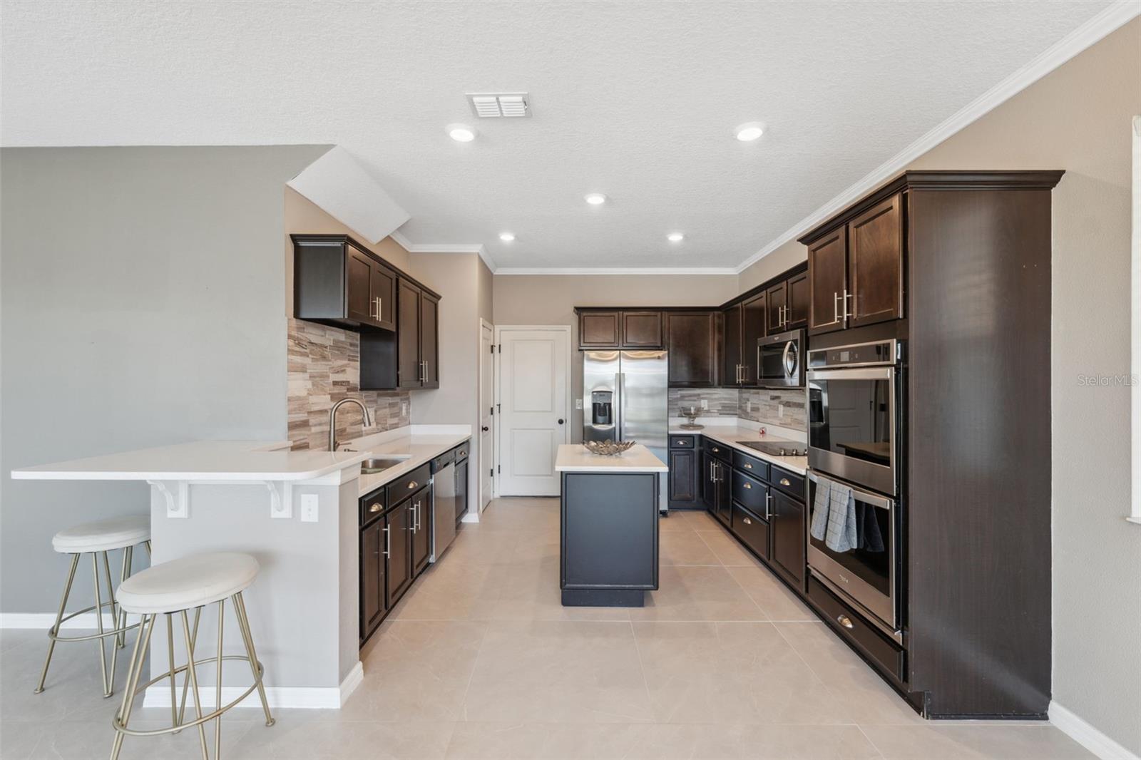 10721 SOUTHERN FOREST DR